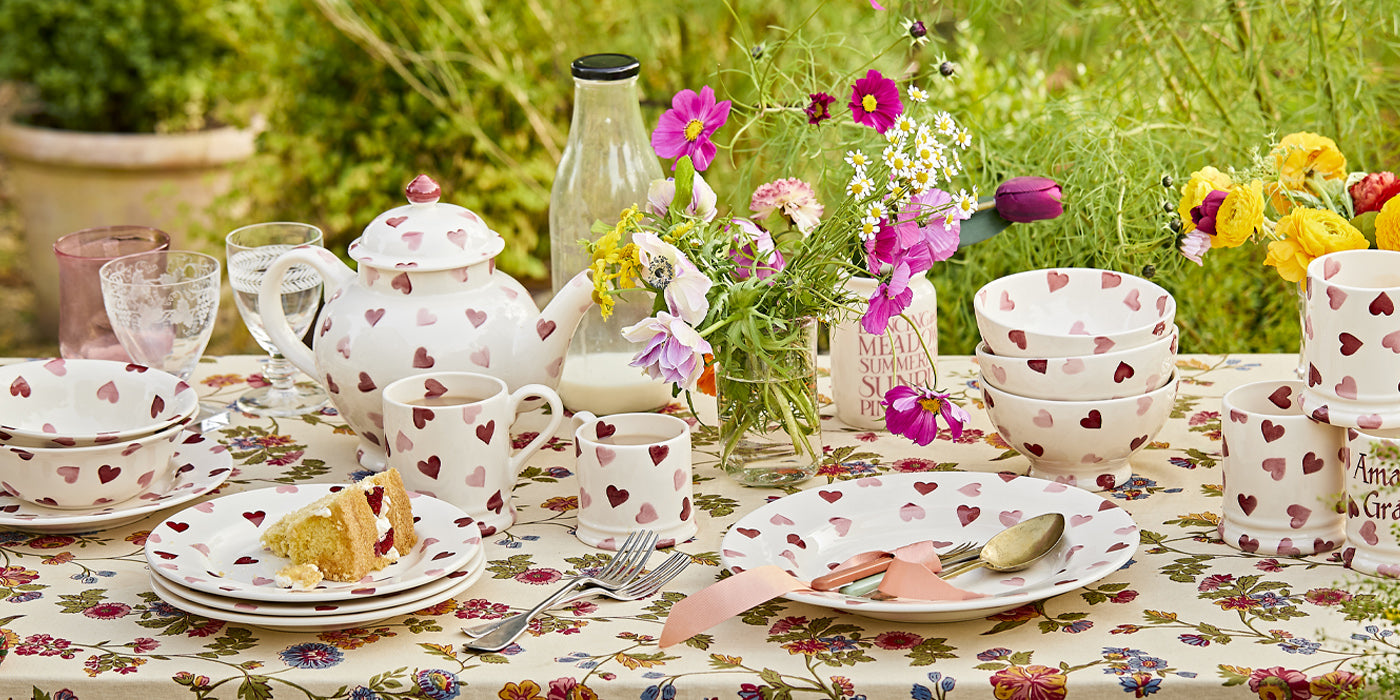 Emma Bridgewater Pink Hearts printed mug with cute pink hearts and text that says 'Mummy' - a gift for mum on Mother's Day (or any other time of the year for that matter)