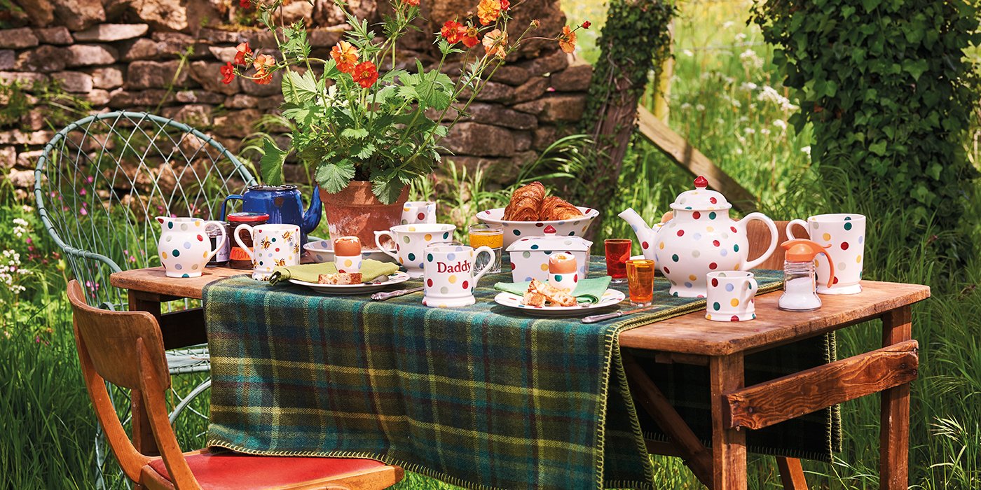 The Cheery Polka Dot pattern collection by Emma Bridwater is a simple design with joyful colours that's become a Classic design for our various handmade and hand-decorated Earthenware including mugs, cups and teapots.