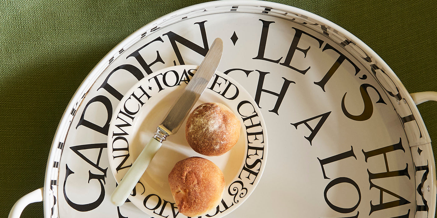 Emma Bridgewater Trays for breakfast in bed and serving snacks with afternoon tea come in rectangular or round shapes. Made with wood, tin or melamine, these trays are useful and pretty.