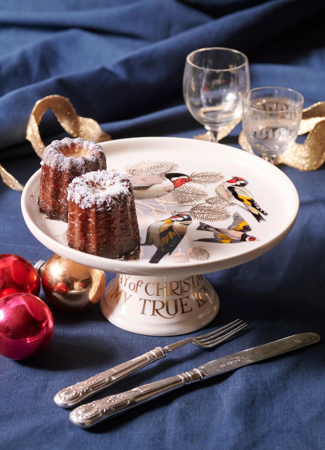 12 Days Of Christmas Four Calling Birds Small Cake Stand - Club Exclusive