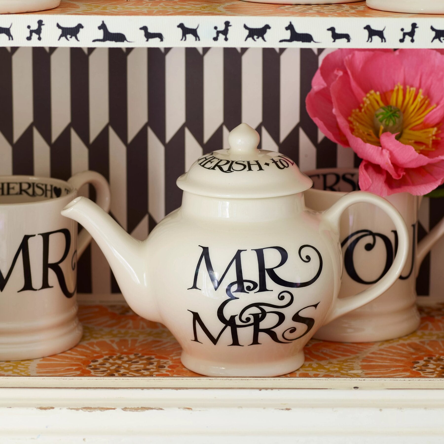 Seconds Black Toast Mr & Mrs 4 Mug Teapot