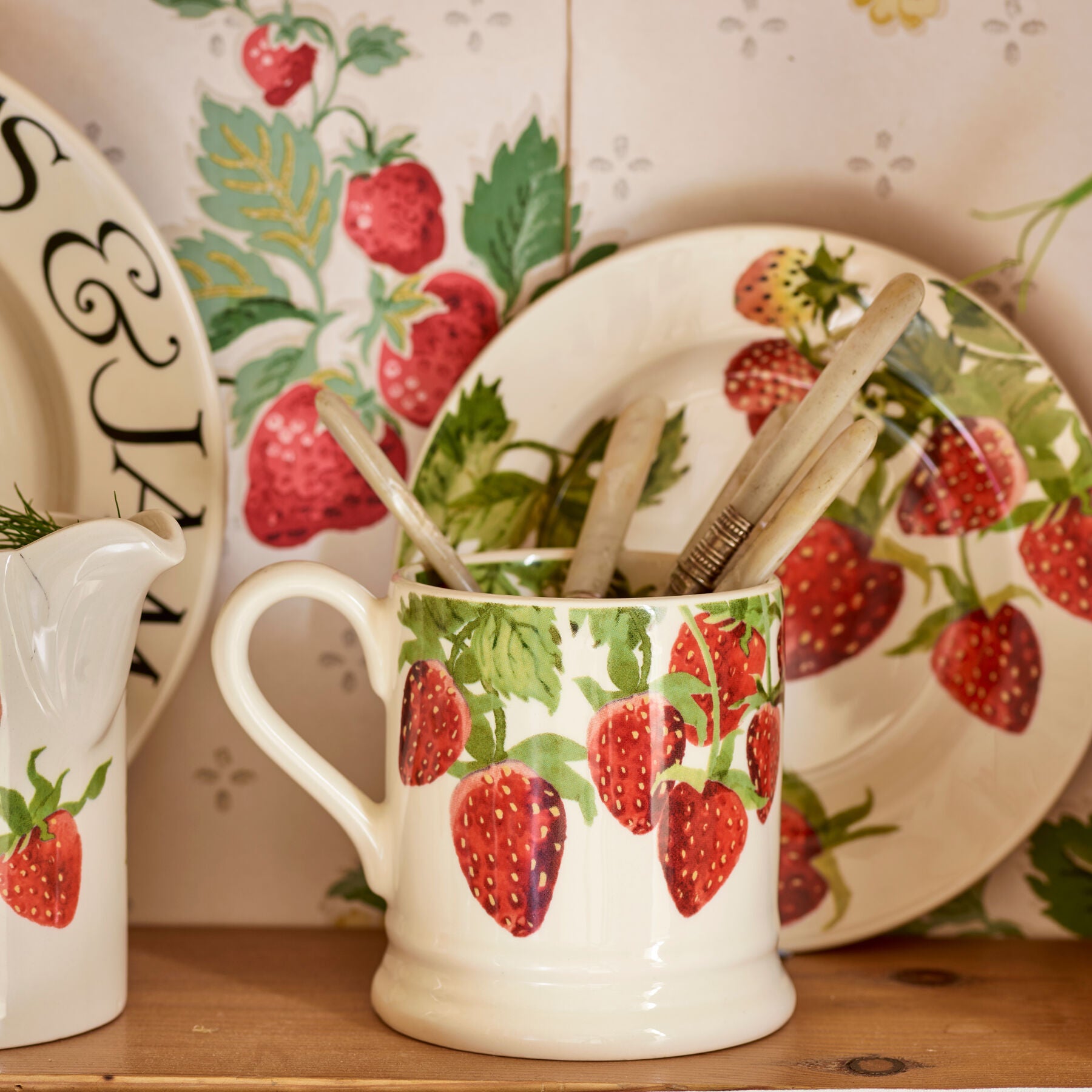 Strawberries 1/2 Pint Mug