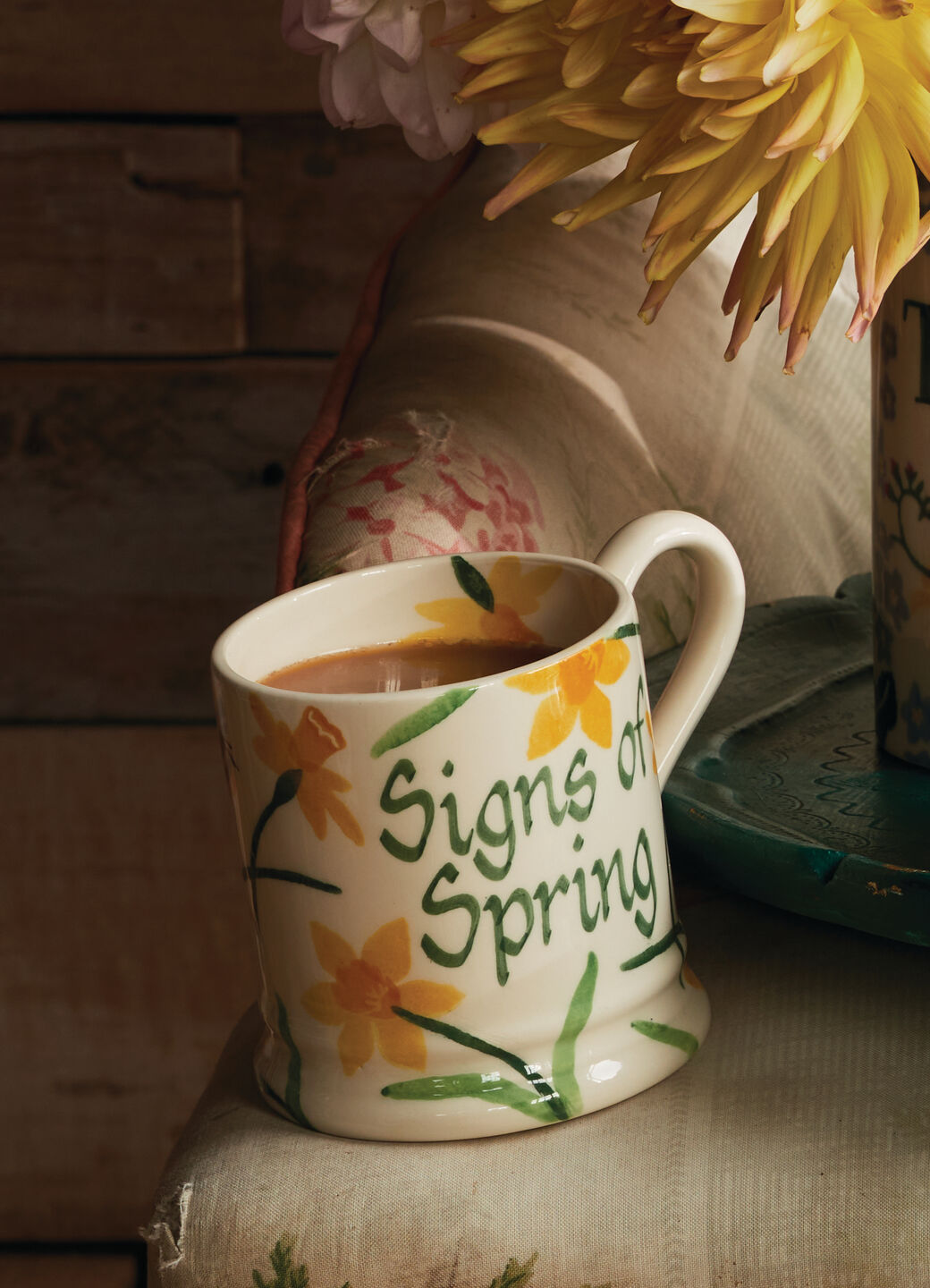 Personalised Little Daffodils 1/2 Pint Mug